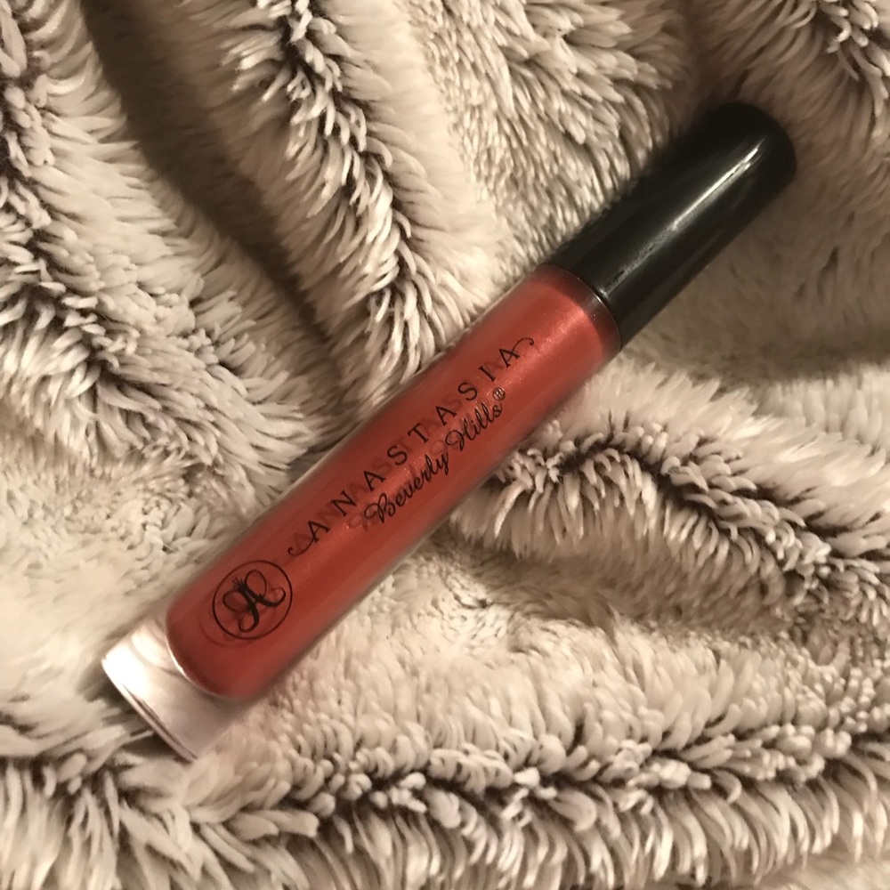 Anastasia Beverly Hills Lipgloss in “Warm Bronze”